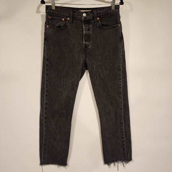 Levi's Premium Wedgie Straight Jeans High Rise Raw Hem Black Washed Pant sz 30 - Picture 4 of 15